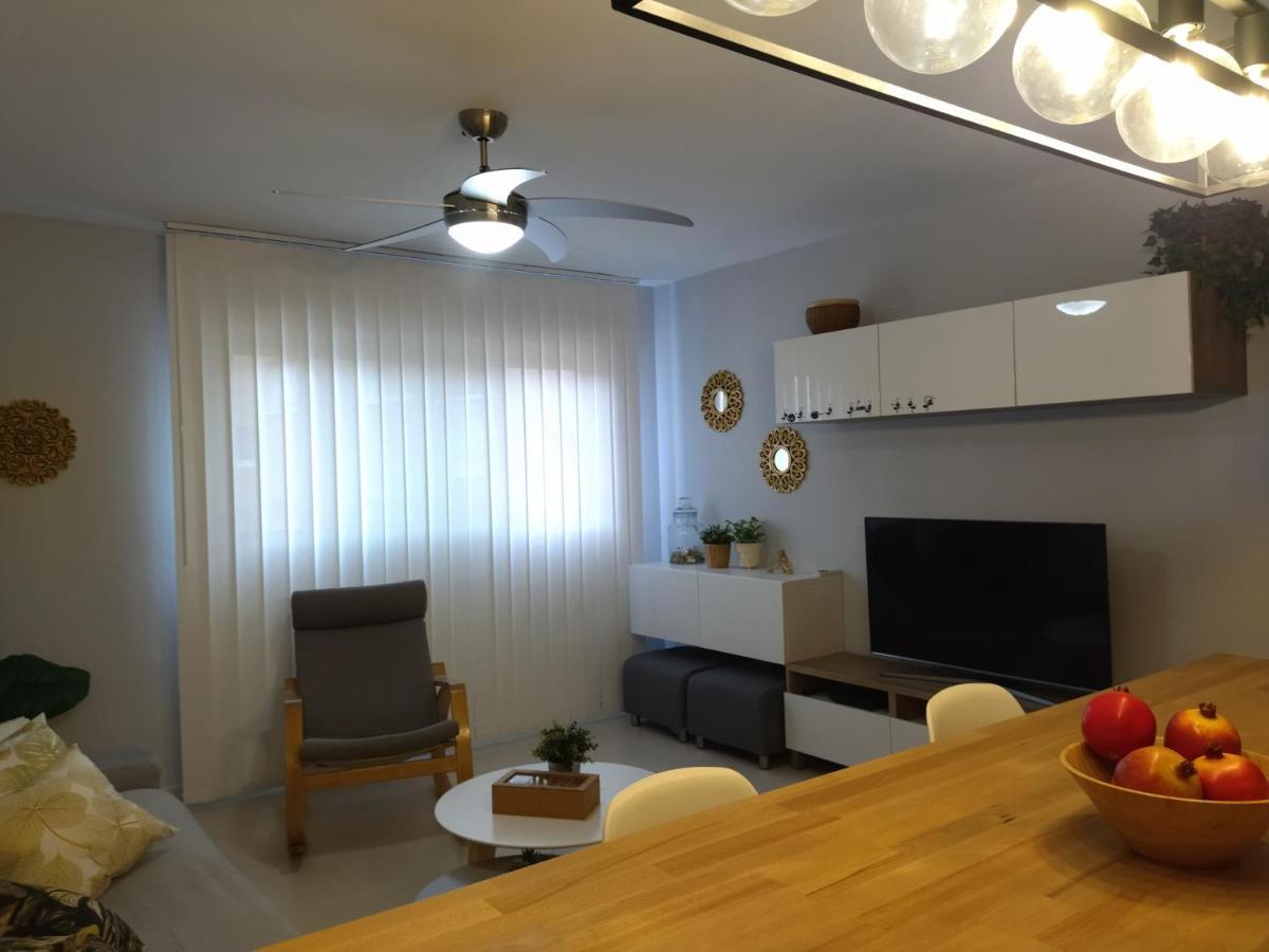 Carme Apartment Hospitalet De L'Infant Exterior foto